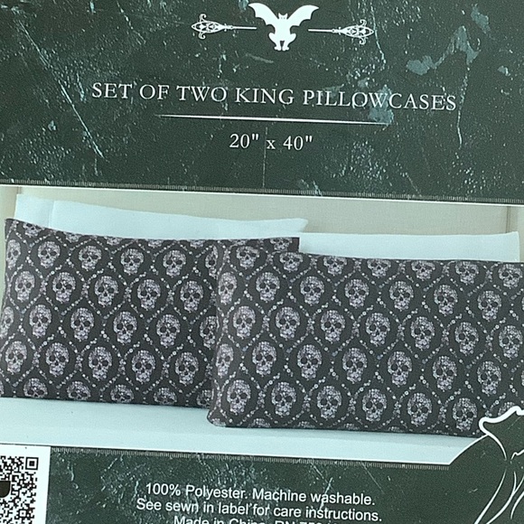 WELL DRESSED HOME 2pk Floral Skulls Pillowcase Set - Picture 6 of 7